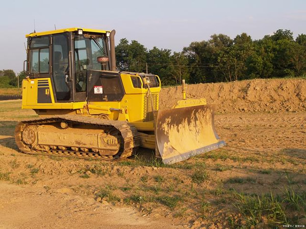 Efficient Bulldozing Accelerates Infrastructure Construction
